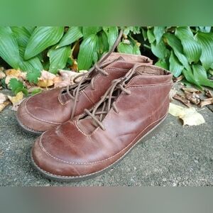 Women's Duluth Trading Brown Leather Andina Chukka Ankle Boots Size 7.5 Lace Up